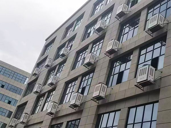 制衣廠廠房降溫工業蒸發省電空調工程案例.jpg 制衣廠廠房降溫工業蒸發省電空調工程案例.jpg