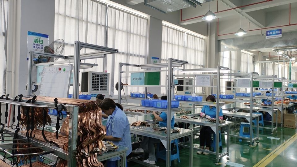 工業(yè)省電空調(diào)應(yīng)用于廠房車間降溫.jpg 工業(yè)省電空調(diào)應(yīng)用于廠房車間降溫.jpg